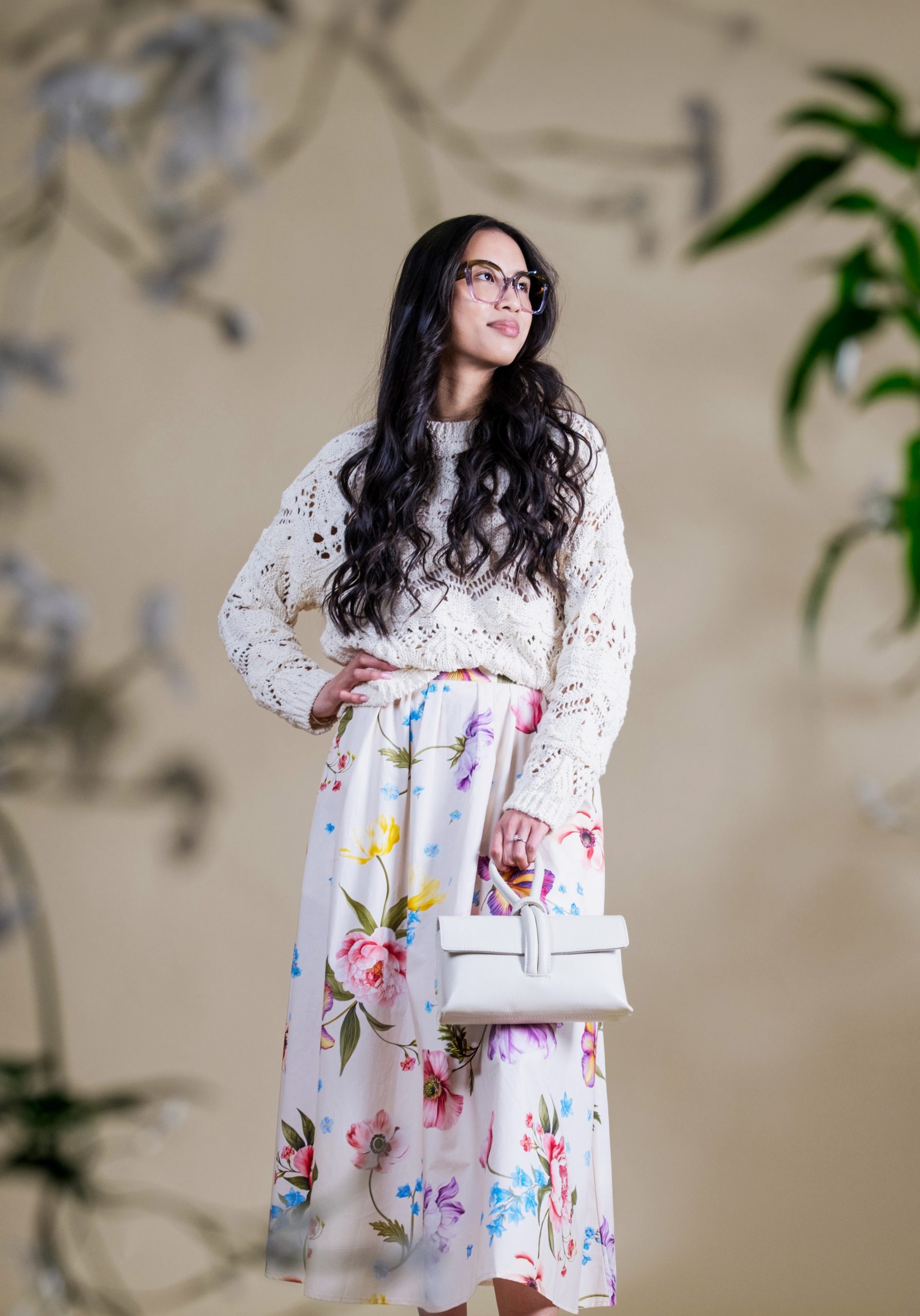 Jutamat bär kläder från Carlos.